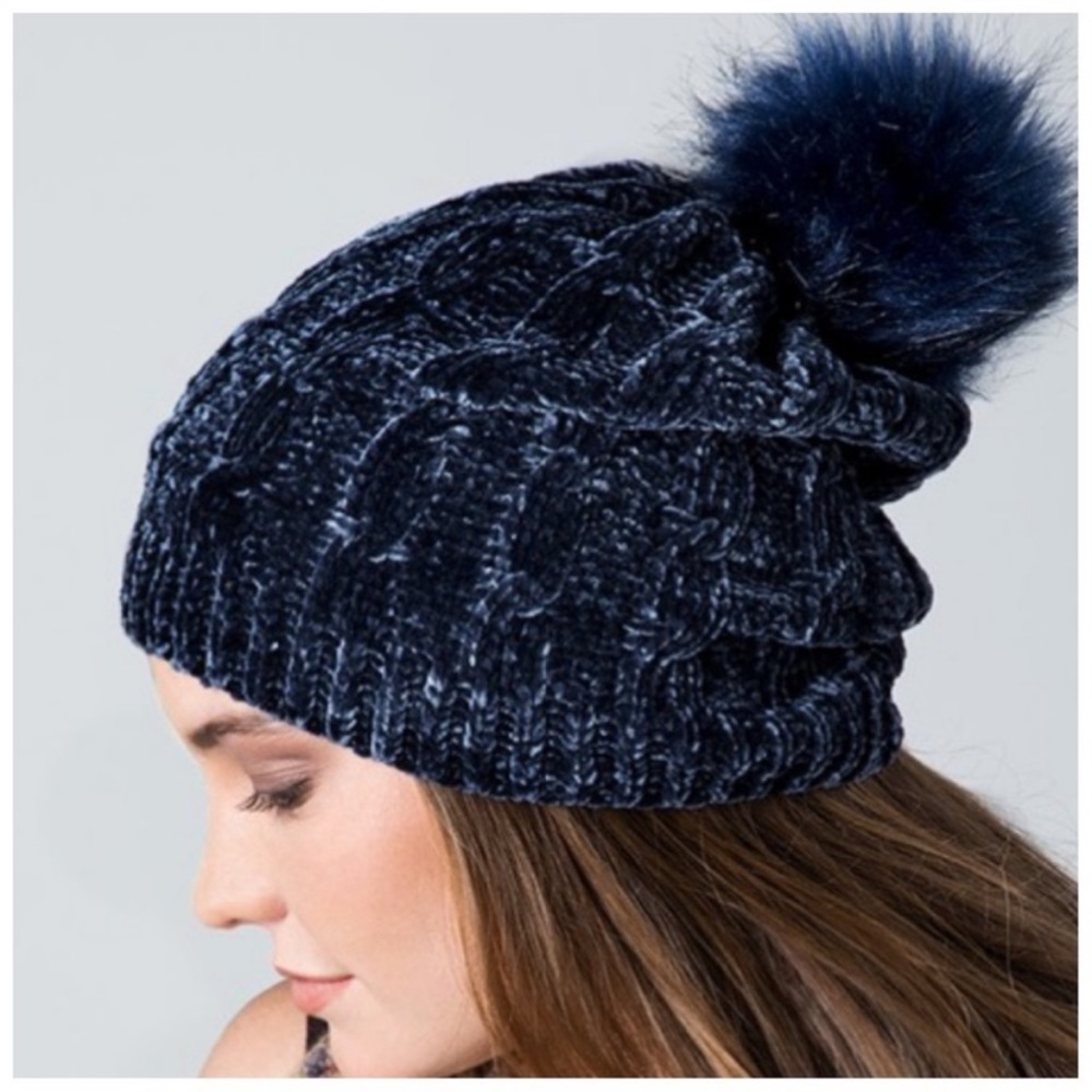 Navy chenille faux fur pom beanie